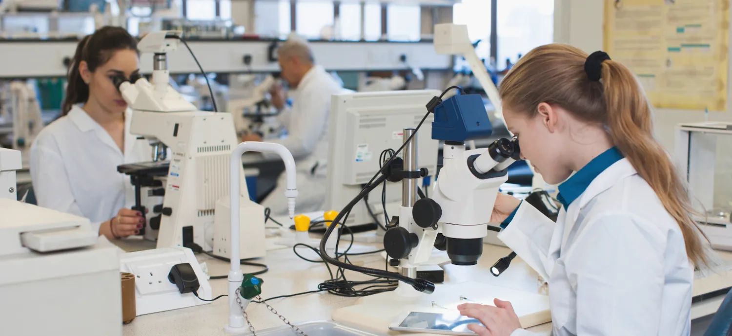 Wissenschaftlerinnen im Labor