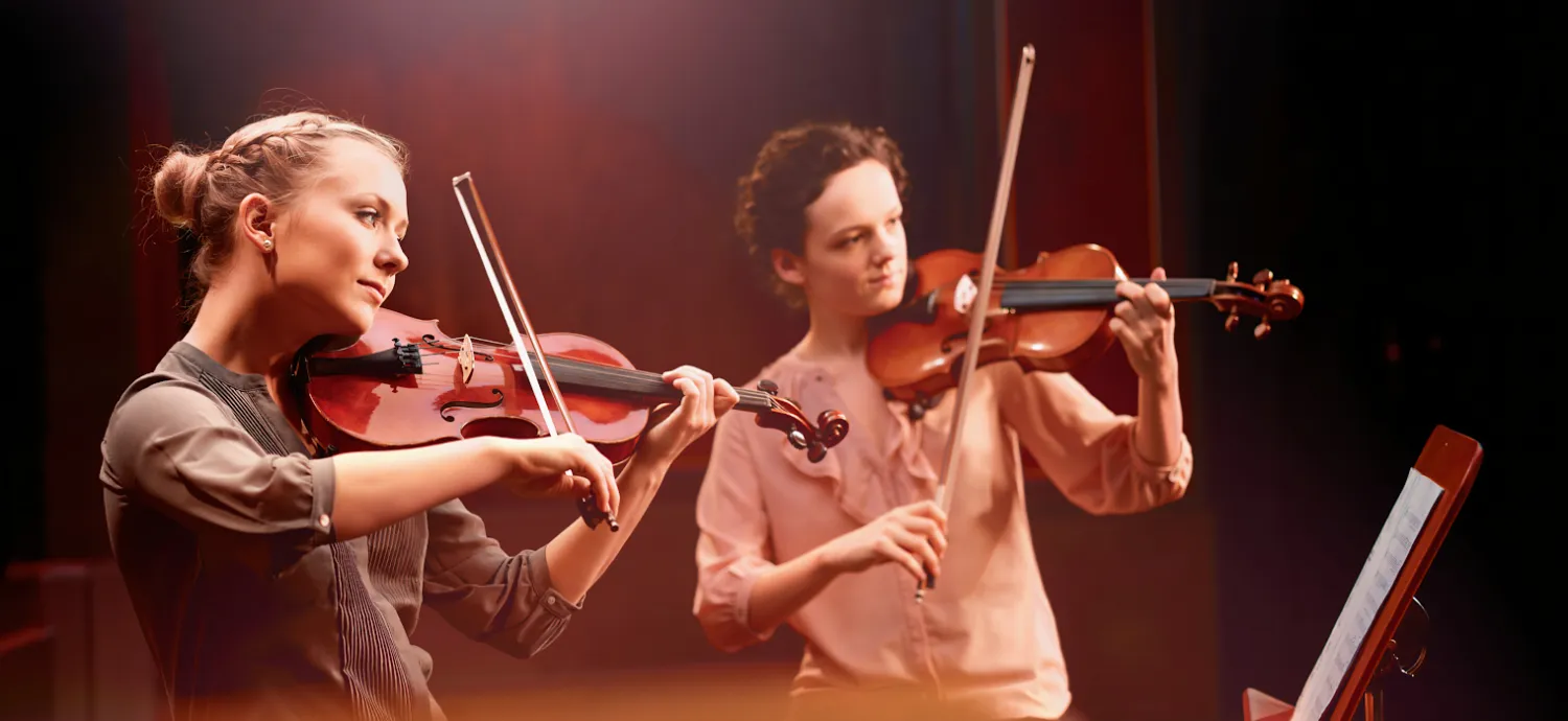 Violinistinnen auf der Bühne