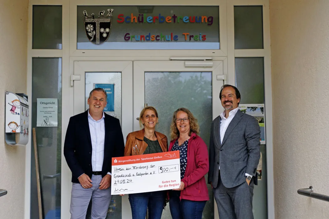 Spendenübergabe an der Grundschule am Edelgarten in Treis