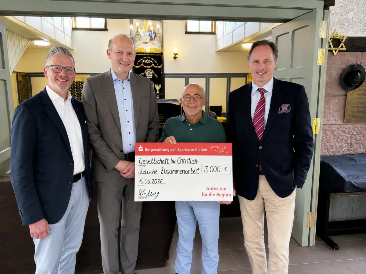 Spendenübergabe an die Gesellschaft für Christlich-Jüdische Zusammenarbeit Gießen-Wetzlar e.V.
