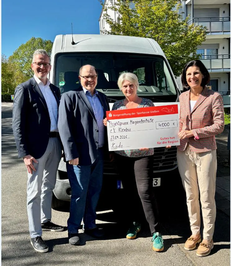 Spendenübergabe an die Projektgruppe Margarethenhütte e.V.